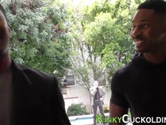 Grote lul, Blond, Rondborstig, Vernedering, Interraciaal, Moeder die ik wil neuken, Trio, Tieten likken