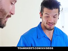 Grosser schwanz, Spermaladung, Hundestellung, Hardcore, Hd, Zierlich, Ablutschen, Flotter dreier
