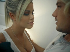 Grosser schwanz, Grosse titten, Blondine, Blasen, Spermaladung, Hd, Schwestern, Ablutschen