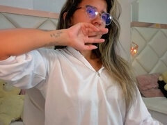 Braunhaarige, Papi, Latina, Masturbation, Zierlich, Tätowierung, Titten