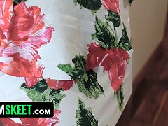 Grosser arsch, Geschnappt, Kehlenfick, Aufs gesicht abspritzen, Arsch lecken, Schreiend, Taboo, Jungendliche (18+)