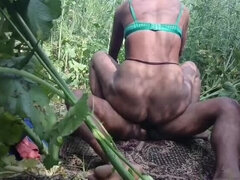 Sucer une bite, Couple, Éjaculation interne, Petite amie, Embrassement, De plein air, Chatte, Plan cul à trois