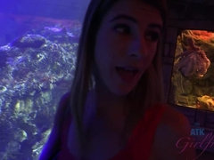 Amateur, Cuarto de baño, Vestido, Penetracion con dedos, Novia, Coño, Chorro, Tetas