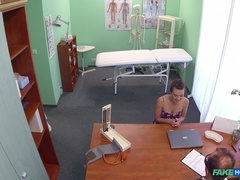 Blasen, Betrug, Lesbisch, Lecken, Krankenschwester, Büro, Muschi, Uniform