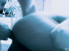 Cindy Crawford Has Sex in a Hot Tub with This Black Man