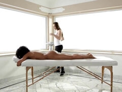 Zwart, Dichtbij, Gezichtzitten, Likken, Masseren, Natuurlijk, Natuurlijke tieten, Kut duiken