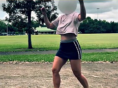 Madres para coger, Al aire libre, Bragas, Público, Deporte, Madrastra, Tetas, Bajo la falda