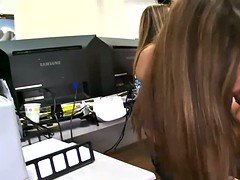 素人, フェラチオ, 着衣女と全裸男, グループ, パーティ, フェラする