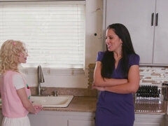 Kinderhüterin, Blondine, Blasen, Besamung, Schwanz, Hd, Orgasmus, Pornostars