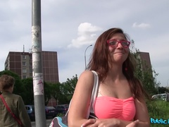 Sucer une bite, Brunette brune, En levrette, Faciale, Branlette thaïlandaise, Pov, Public, Chatte