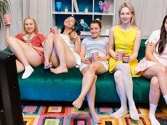 18 años, Culo, Penetracion con dedos, Lamidas, Lencería, Masturbación, Coño, Afeitado