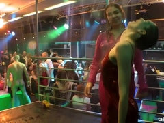 Rubia, Sexo duro, Besar, Lesbiana, Fiesta, Satén, Intercambio de parejas, Mojado