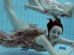 Robe, Lesbienne, Naturelle, Piscine, Russe, Sous marin
