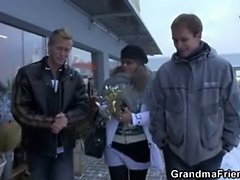 Kehlenfick, Gruppe, Reif, Milf, Mutti, Flotter dreier