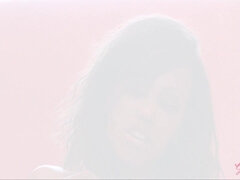 Noire, Plantureuse, Noir ébène, Face assise, Lesbienne, Maman, Piercing, Jouets