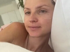 Gina Gerson Morning Solo - Amateur Teen Foot Fetish & Hot Sex
