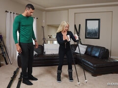 Tussi, Grosser schwanz, Blondine, Interrassisch, Milf, Monster, Titten, Nass