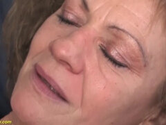 Braunhaarige, Hundestellung, Deutsch, Oma, Lecken, Reif, Muschi, Rau