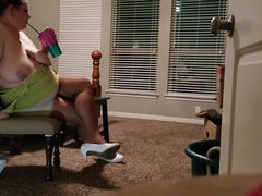 ぽっちゃり, 茶髪の, 巨乳な, ぽちゃ, 指いじり, ヒール, 穴開きパンティ, オッパイの