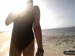 Playa, Tetas grandes, Morena, Tetona, Monstruo, Desnudo, Tetas naturales, Tetas