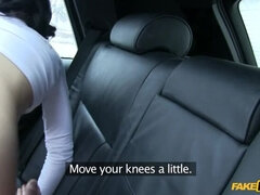 In den arsch, Grosse titten, Blasen, Auto, Fingern, Handjob, Pov, Muschi