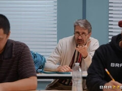 Arsch, Grosser arsch, Brille, Absätze, Natürlichen titten, Piercing, Rock, Tanga