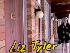 Grote mammen, Blond, Rondborstig, Fetisj, Natuurlijke tieten, Straf, Billekoek, Oud