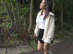 Sucer une bite, Brunette brune, Tchèque, Argent, De plein air, Nénés