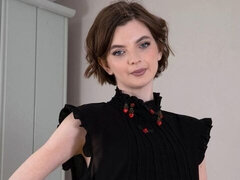 18, 素人, お尻, 指いじり, オナニー, ショートヘア, 一人, オッパイの