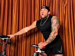 Amateur, Homosexuelle, Gym, Branlette thaïlandaise, Fait maison, Masturbation, Muscle
