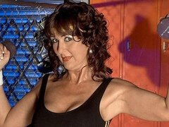 Любители, Большие сиськи, Пальцем, Мастурбация, Милф, Соло, Стриптизерша, Сиськи