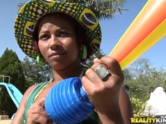 Booty spic babe Rayssa Sanchez outdoor sex