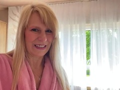 Enthousiasteling, Badpak, Blond, Vies, Vies praten, Fetisj, Hd, Alleen