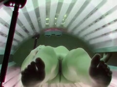 Plantureuse, Gorge profonde, Masturbation, Naturelle, Mamelons, Orgasme, Chatte, Solarium