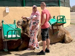 Grote kont, Grote lul, Pijpbeurt, Rondborstig, Hondjeshouding, Moeder die ik wil neuken, Geld, Buiten