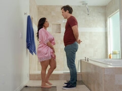 Gros cul, Gros seins, Brunette brune, Mère que j'aimerais baiser, Maman, Seins naturels, Piercing, Tatouage