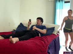 Leie, Blondine, Vollbusig, Geschnappt, Natürlichen titten, Realität, Stiefmutter, Taboo
