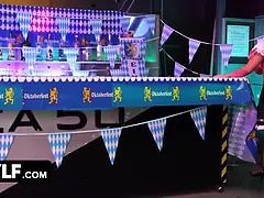 Американки, Из жопы в рот, Большой член, Семяизвержение, Пальцем, Ласковые ручки, Милф, Пирсинг