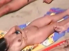 Enthousiasteling, Strand, Vrouw, Masturbatie, Naakt, Bekijker