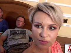 Leie, Klaffend, Hd, Milf, Natürlich, Russisch, Flotter dreier, Titten