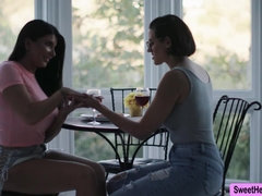Cul, Nana, Brunette brune, Hd, Embrassement, Orgasme, Chatte, Strapon