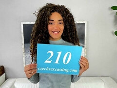 Amateur, Sucer une bite, En levrette, Noir ébène, Interracial, Seins naturels, Petite femme, Maigrichonne