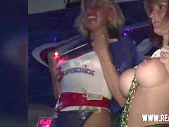 Enthousiasteling, Universiteit, Flashing, Moeder die ik wil neuken, Feest, Openbaar, Kut duiken