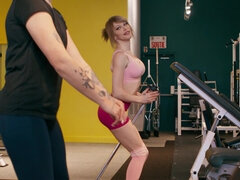 Rubia, Mamada, Polla, Gimnasio, Perforación, Transexual, Calcetines, Nalgadas