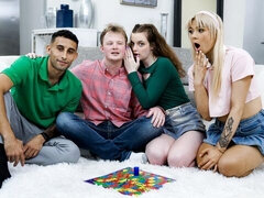 18 jahre, Grosser arsch, Grosser schwanz, Blasen, Hundestellung, Flotter vierer, Jungendliche (18+), Titten