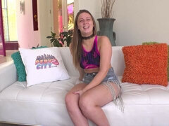 Grosser arsch, Blondine, Behaart, Lingerie, Solo, Entkleiden, Titten, Spielzeuge