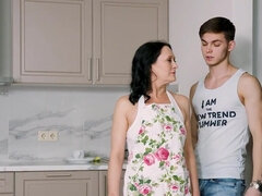 フェラチオ, ディルド, Hd, 淫乱熟女, 母, オマンコ, ロシア人, 垂れ乳