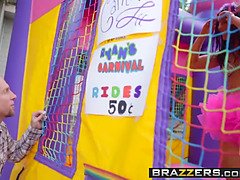 Grote mammen, Pijpbeurt, Sperma shot, Handbeurt, Hd, Kut duiken, Zoon, Tieten likken