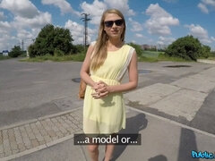 18 ans, Blonde, Sucer une bite, Éjaculation interne, Tir de sperme, Monstre, Public, Russe