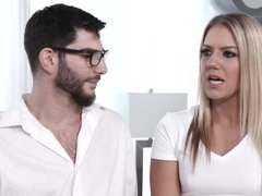 Grosse titten, Blondine, Blasen, Kehlenfick, Aufs gesicht abspritzen, Ehemann, Natürlichen titten, Rotschopf